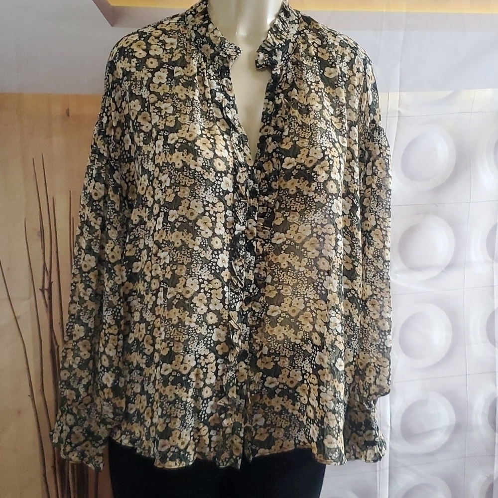 New Mng Long sleeve floral top size S